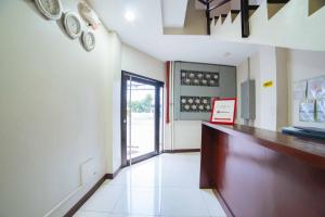 RedDoorz near Angeles University Foundation