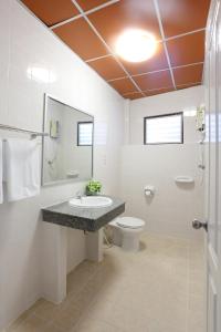 Rambuttri Village Plaza