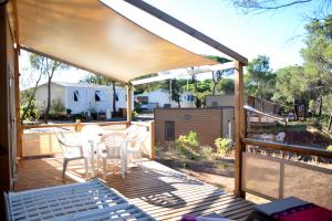 Campings Camping les Cigales : photos des chambres