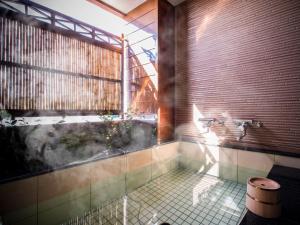 Dogo Onsen Yachiyo 道後温泉八千代
