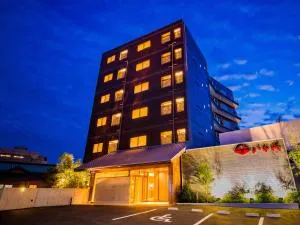 Dogo Onsen Yachiyo 道後温泉八千代 - Macujama