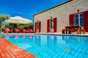 Perachori Villa Sleeps 4 Pool Air Con WiFi Ithaka Greece