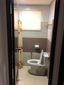 Baguio Central Apartment by Goshenland