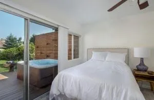 Mother in Law Suite with Private Hot Tub--Downtown - Snoqualmie Pass