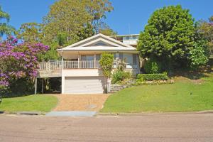 'By the Bay', 9 Kanangra Avenue - bring the dog & the boat !!