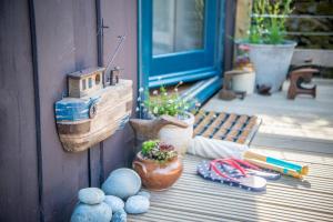 Little Kestrel Cabin