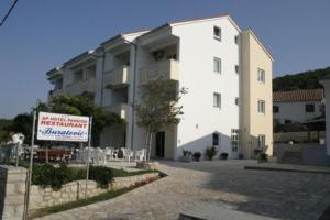 3 star apartement Aparthotel Buratovic Vinjerac Horvaatia