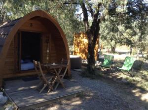 Campings Roulottes et Cabanes de Saint Cerice : photos des chambres