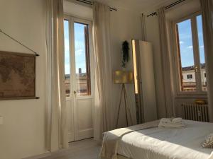 White Napoleone Apartment