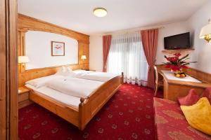 Hotel Hirzer ***S