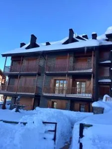 Apartamento frente Pistas de Esquí La Molina - La Molina