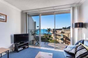 Bella Vista Unit 20 19 Shoal Bay Road