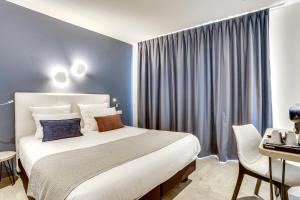 Hotels Hotel Courseine : Chambre Double Confort