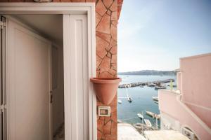Corricella Sea Window - Gioia Apartments