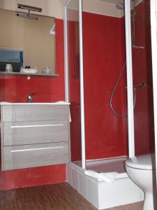 Hotels The Originals Access, Hotel Corinna, Royan : photos des chambres