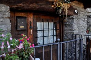 Cottage La Casa dei Tre Gufetti Introd Italy