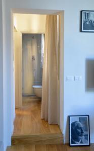 bright and silent apartment near two towers