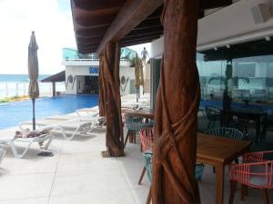 Ocean Seaview Dream condo next to clubs