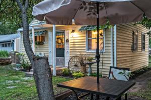 One-Bedroom Cottage room in Silver Heart Inn & Cottages