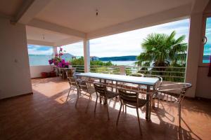 Apartments Maestral- on the beach 