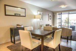 Modern 2 bedroom with underground parking 1 mins from beach-205 La Cabina, Blouberg, Cape Town