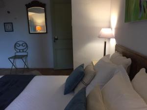 B&B / Chambres d'hotes Les Aiguieres en Provence : photos des chambres