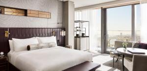 Fairmont Room with Sea View and Balcony room in Fairmont Quasar Istanbul