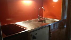 Appartements Studio-cabine au pied des pistes a Super Besse : photos des chambres