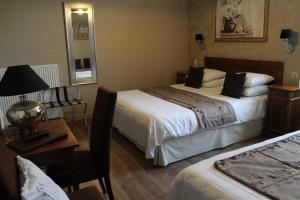 Hotels Hotel Restaurant Le Moulin de Saint Verand : Grande Chambre Double 