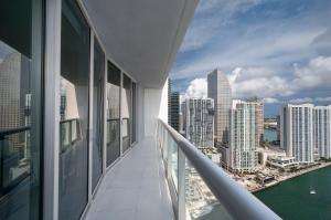 1/1 Premier One Bedroom River & City View room in Icon Residences by SS Vacation Rentals