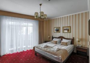 Deluxe Queen Room room in FENIX TOWN