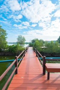 Baan Talay See Cream Resort