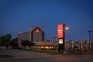 Ramada by Wyndham Cedar Rapids..