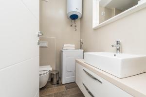 Villa Star 3 luxury apartment with a pool