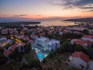 Villa Star 3 luxury apartment with a pool