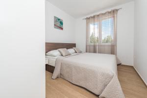 Villa Star 4 luxury apartment with a pool