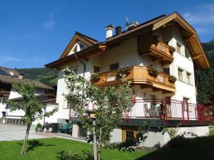 Two-Bedroom Apartment room in Hotel Theresia