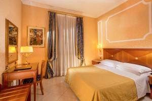 Superior Triple Room room in Hotel Amalia Vaticano