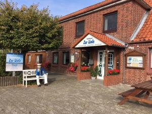 Gästehaus Zur Linde - Penziony a hostince, Otterndorf