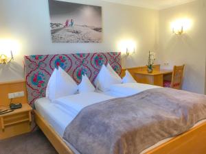 Double Room with Mountain View room in Andi's Skihotel