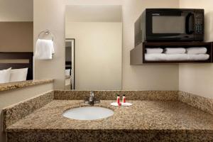 King Room - Non-Smoking room in Baymont by Wyndham Wellington