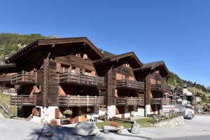 Two-Bedroom Apartment / B 02 room in Apartments Vieux Chalet