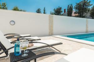 Villa Star 5 luxury apartment with a pool