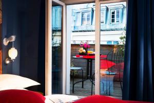 Hotels Hotel Les Theatres : Chambre Double Classique avec Balcon