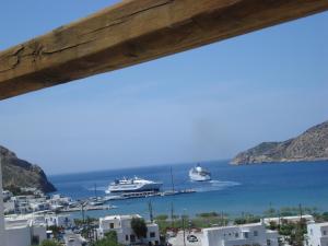 Efharis Sifnos Greece