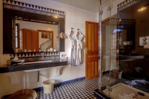 12 Derb el Miter Oued Zhoune Luxury Riad, Medina, Fes, 12 Derb El Miter, Fès 30000, Morocco.