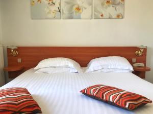 Hotels Hotel Colbert : photos des chambres