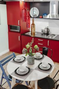 Two-room apartment on Lanzheronovskaya