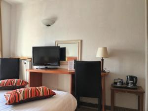 Hotels Hotel Colbert : photos des chambres