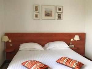 Hotels Hotel Colbert : photos des chambres